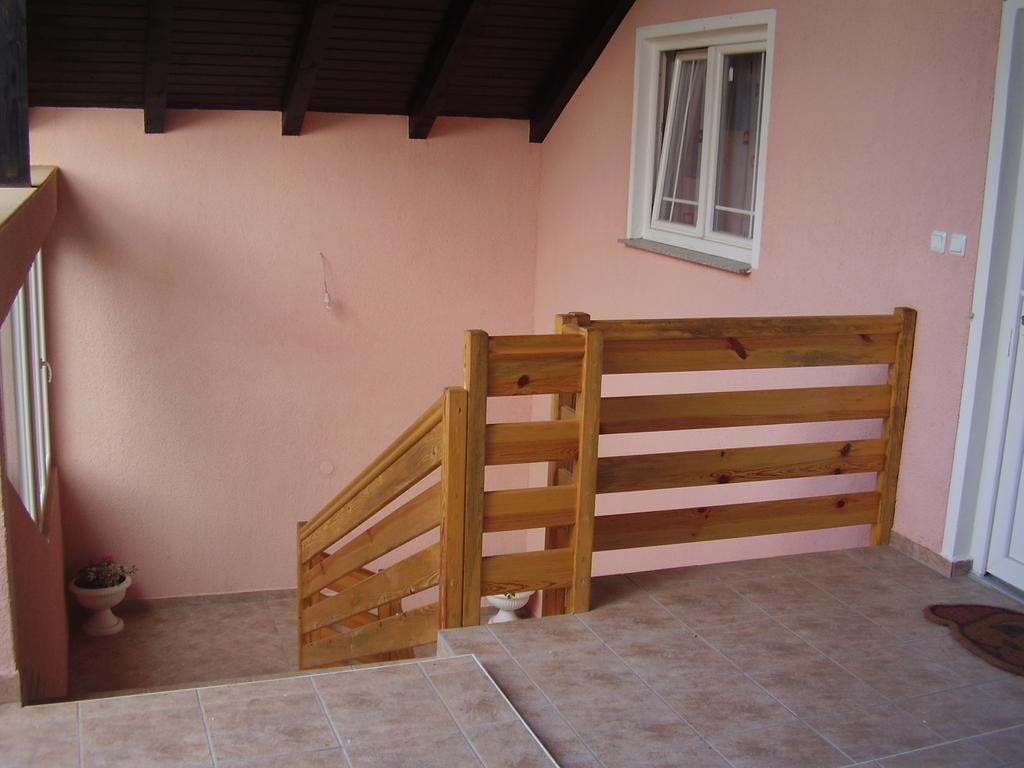 Apartman & Sobe Orhideja Smoljanac Rom bilde